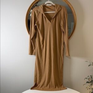 Ribbed V-Neck Maxi Dress‎ in Camel